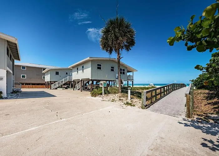 Delores's Dream Beachside